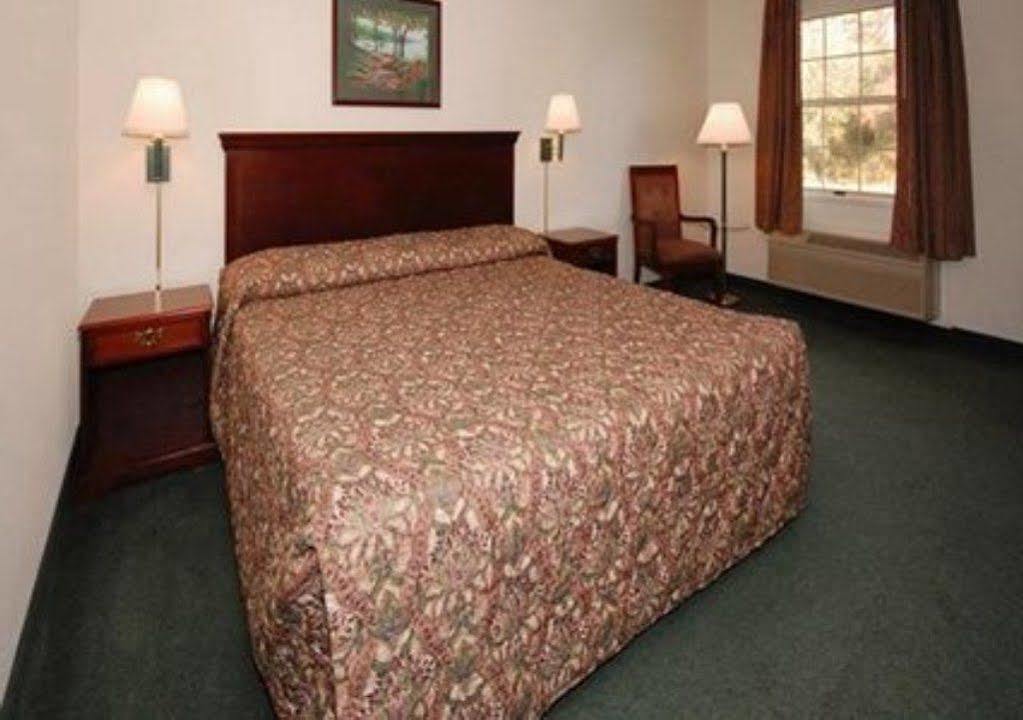 Econo Lodge Crystal Coast Morehead City Exteriér fotografie
